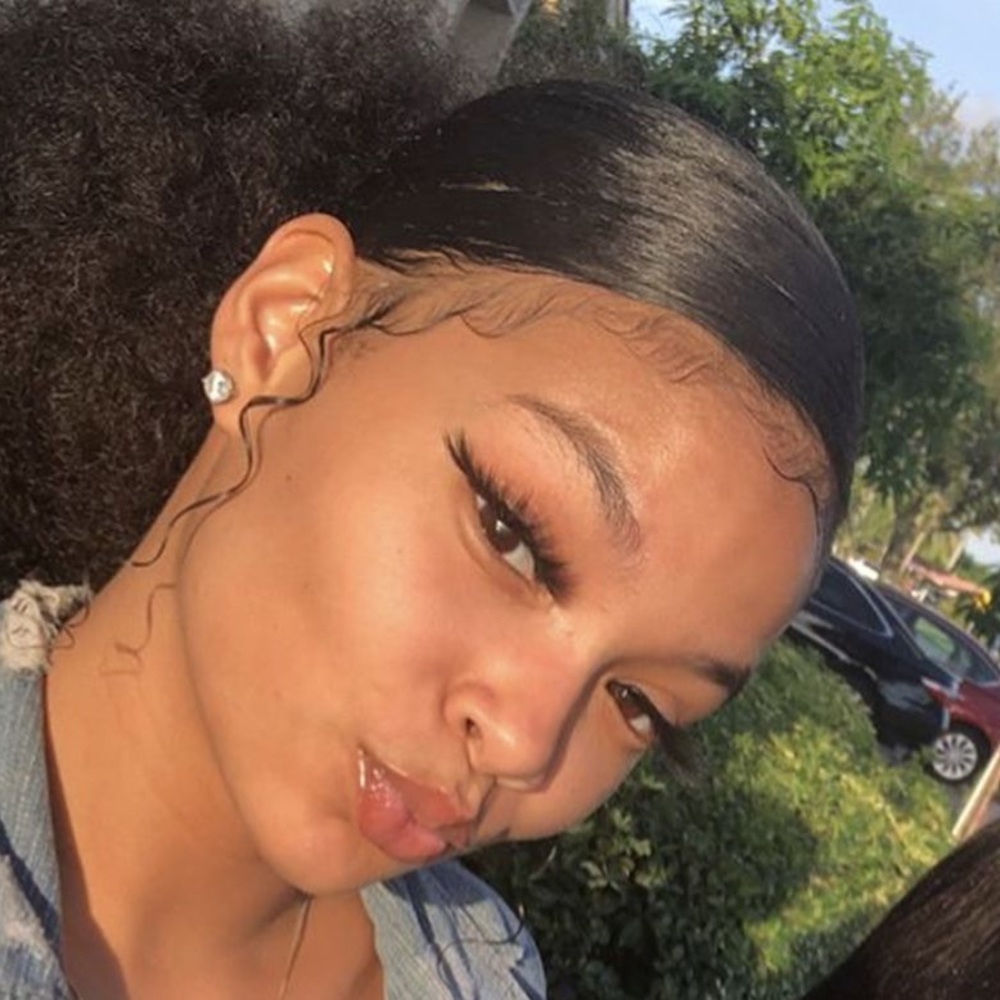 Meet your Posher, Mikayah